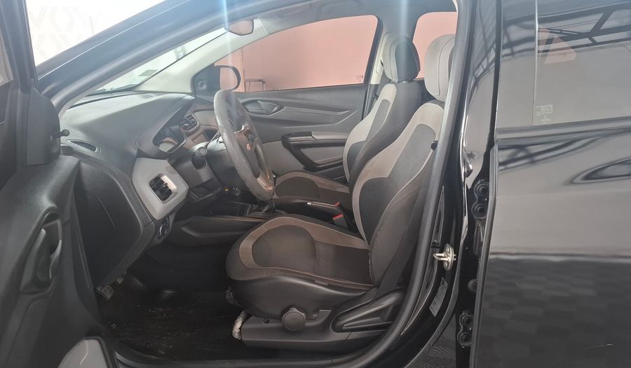 Chevrolet Onix 1.4 LT Hatchback 2016