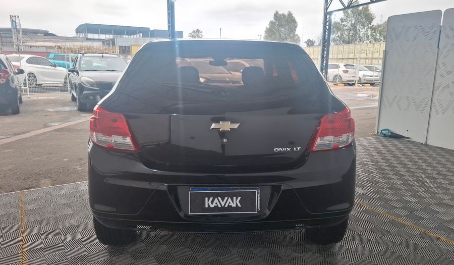 Chevrolet Onix 1.4 LT Hatchback 2016