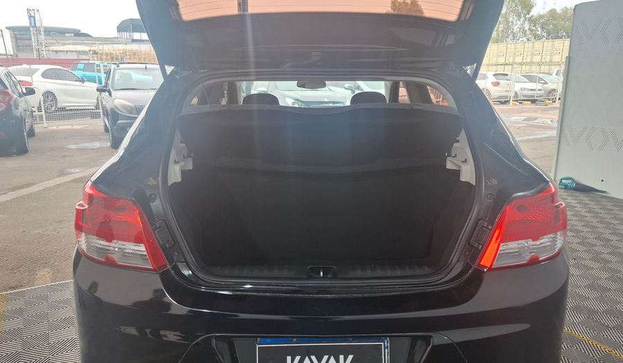 Chevrolet Onix 1.4 LT Hatchback 2016