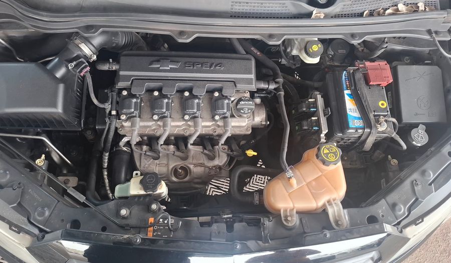 Chevrolet Onix 1.4 LT Hatchback 2016