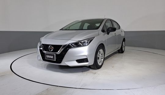 Nissan • Versa