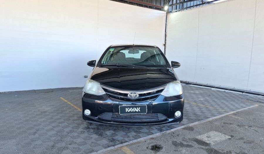 Toyota Etios 1.5 XLS Hatchback 2013