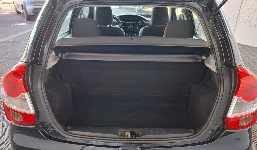 Toyota Etios 1.5 XLS Hatchback 2013