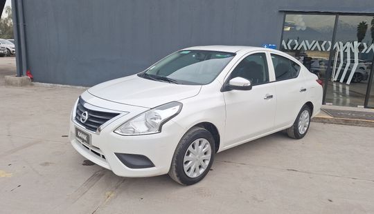 Nissan • Versa