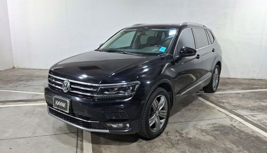 Volkswagen • Tiguan