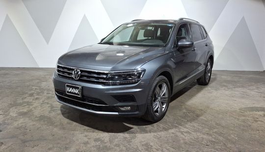 Volkswagen • Tiguan