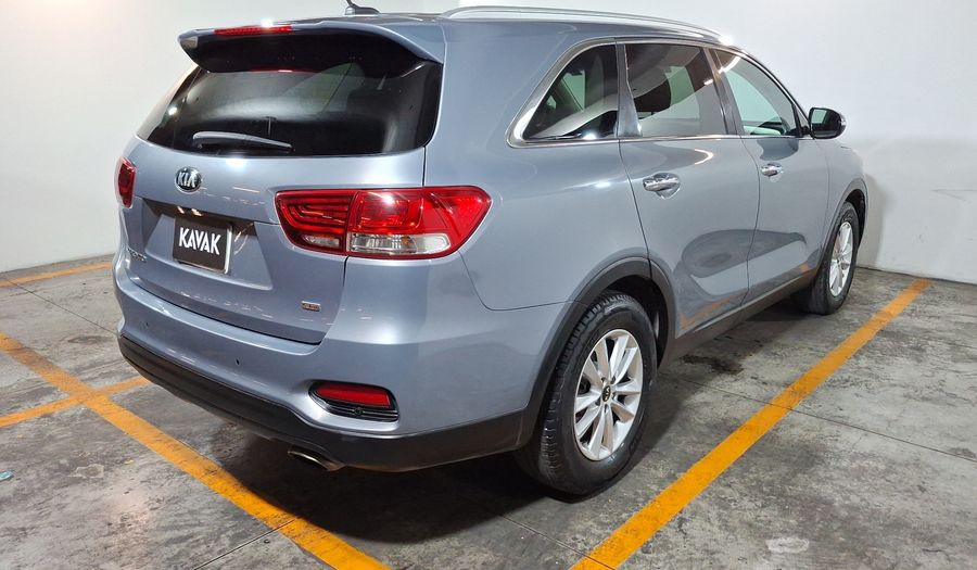 Kia Sorento 2.4 LX AUTO Suv 2020