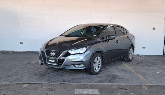 Nissan • Versa