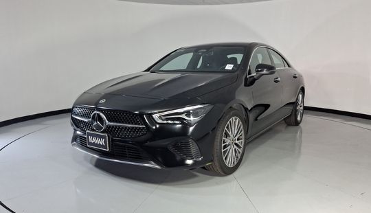 Mercedes Benz • Clase CLA