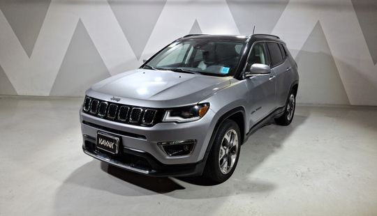 2019 • 112,015 km • Automático