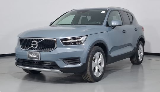 Volvo • XC40