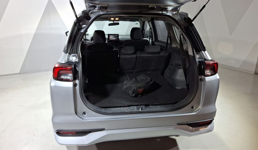 Toyota Avanza 1.5 XLE CVT Minivan 2022