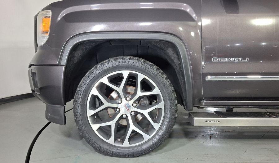 Gmc Sierra 6.2 DENALI E AT 4WD Pickup 2015