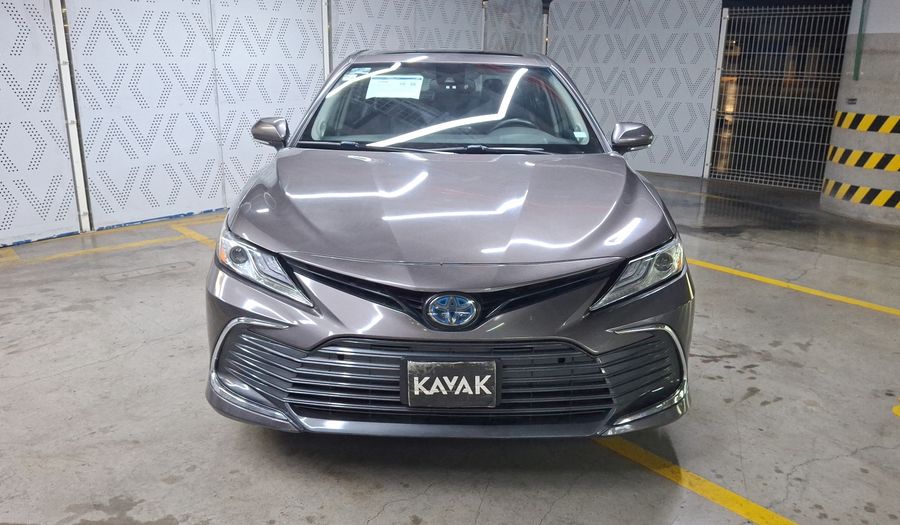 Toyota Camry 2.5 HEV XLE AUTO Sedan 2022