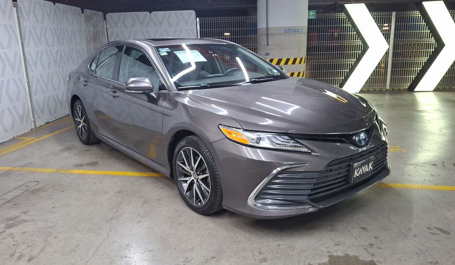Toyota Camry 2.5 HEV XLE AUTO Sedan 2022