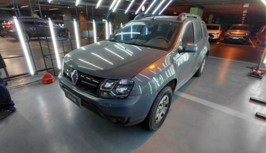 Renault • Duster