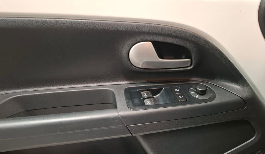 Volkswagen Up 1.0 PEPPER Hatchback 2017