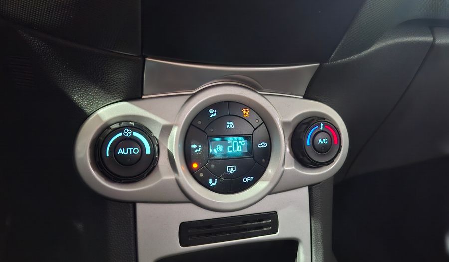 Ford Fiesta Kinetic Design 1.6 SE PLUS Hatchback 2018