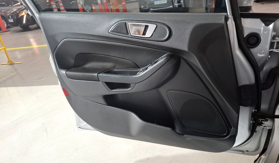 Ford Fiesta Kinetic Design 1.6 SE PLUS Hatchback 2018