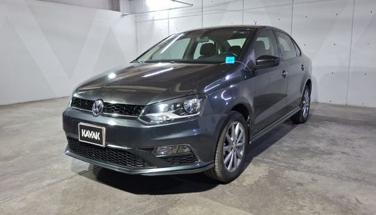 Volkswagen • Vento