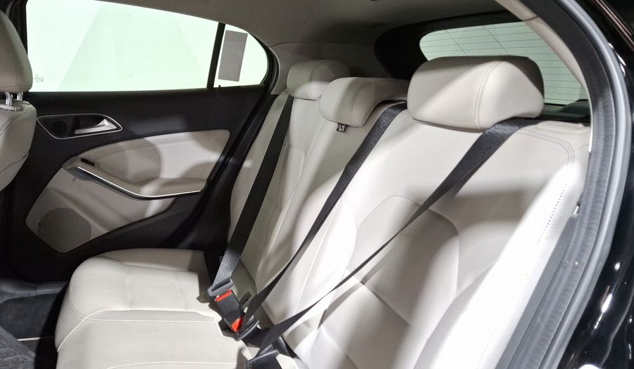 Mercedes Benz Clase Gla 1.6 GLA 200 CGI SPORT Suv 2016