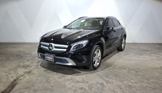 Mercedes Benz • Clase GLA