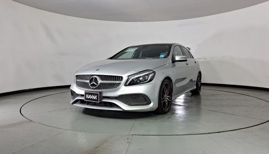 Mercedes Benz • Clase A