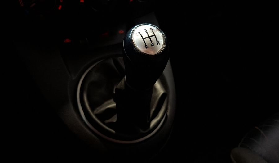 Mazda 2 1.5 V Hatchback 2011