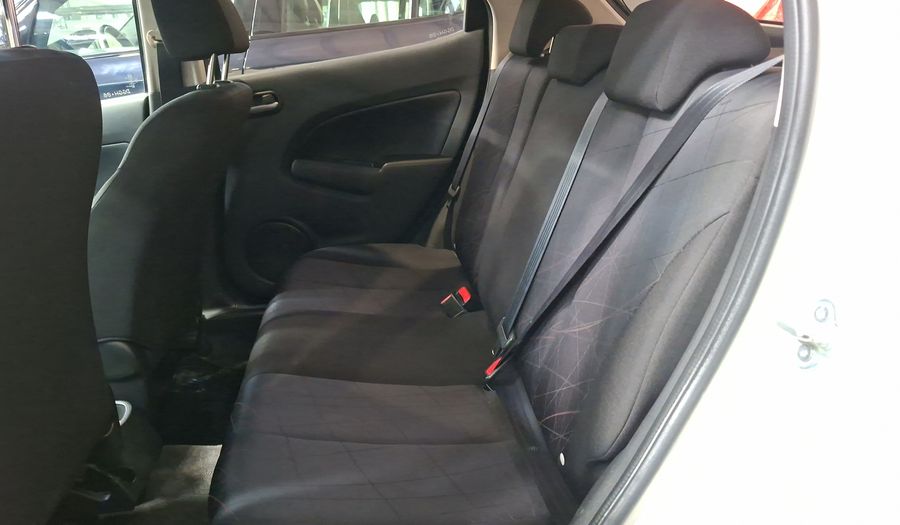 Mazda 2 1.5 V Hatchback 2011