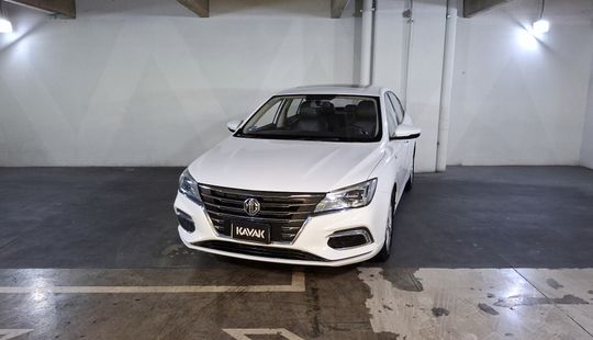 2023 • 77,609 km • Automático