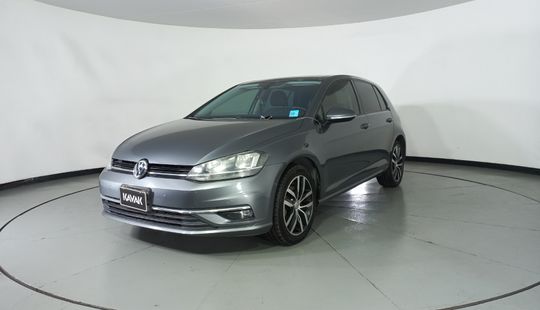 Volkswagen • Golf