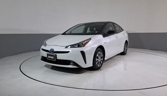 Toyota • Prius