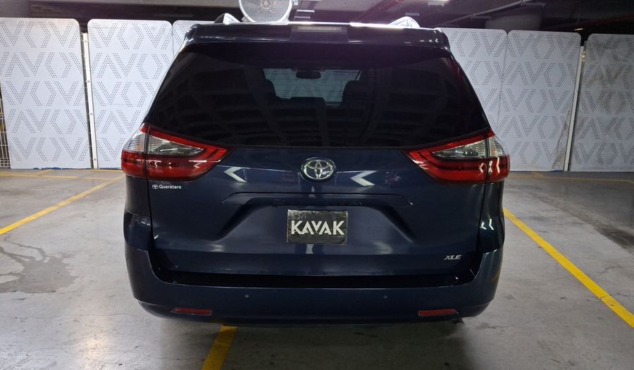 Toyota Sienna 3.5 XLE PIEL AUTO Minivan 2020