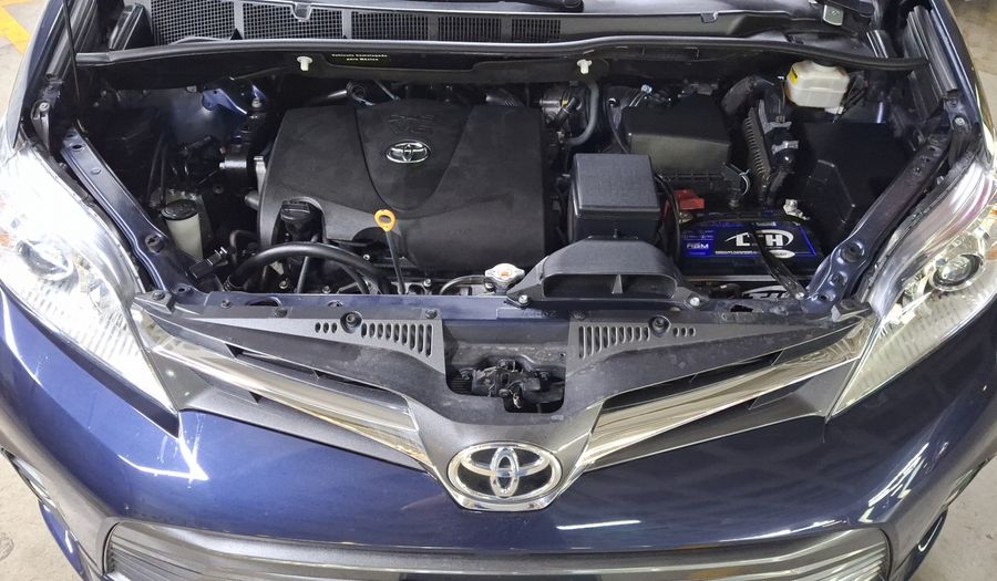 Toyota Sienna 3.5 XLE PIEL AUTO Minivan 2020