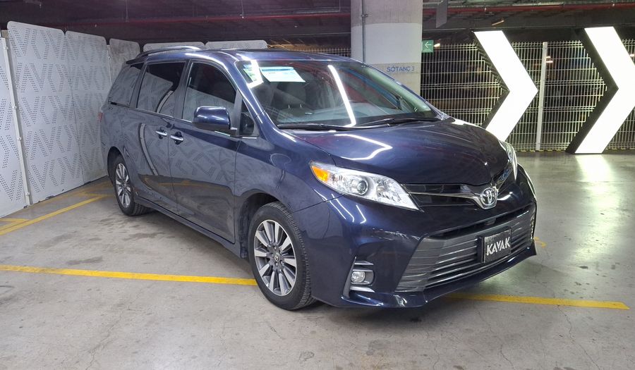 Toyota Sienna 3.5 XLE PIEL AUTO Minivan 2020