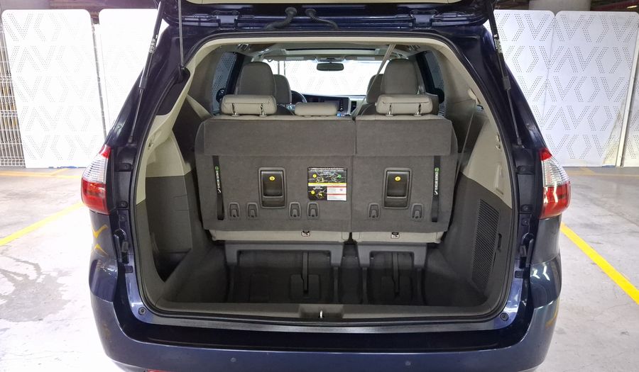 Toyota Sienna 3.5 XLE PIEL AUTO Minivan 2020