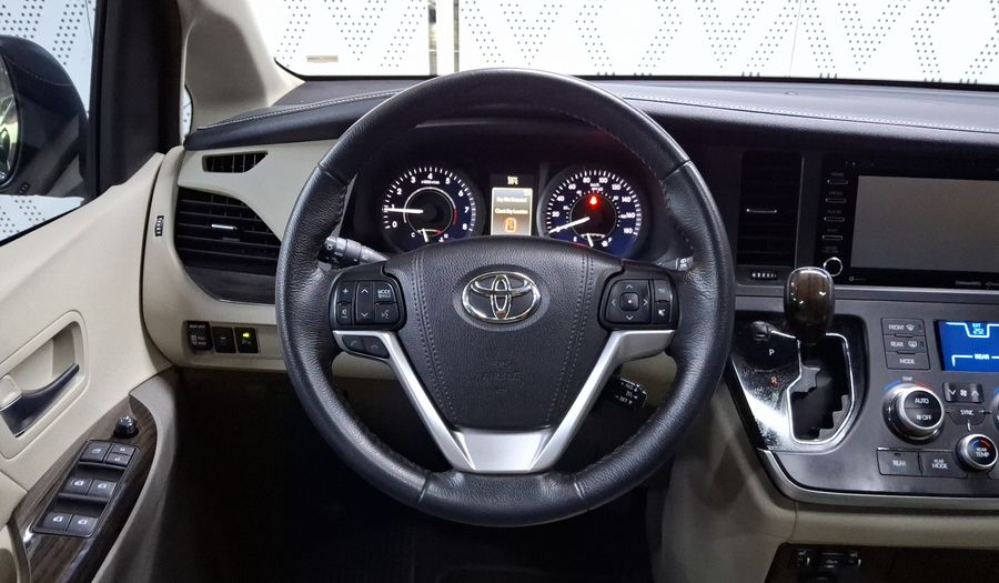 Toyota Sienna 3.5 XLE PIEL AUTO Minivan 2020