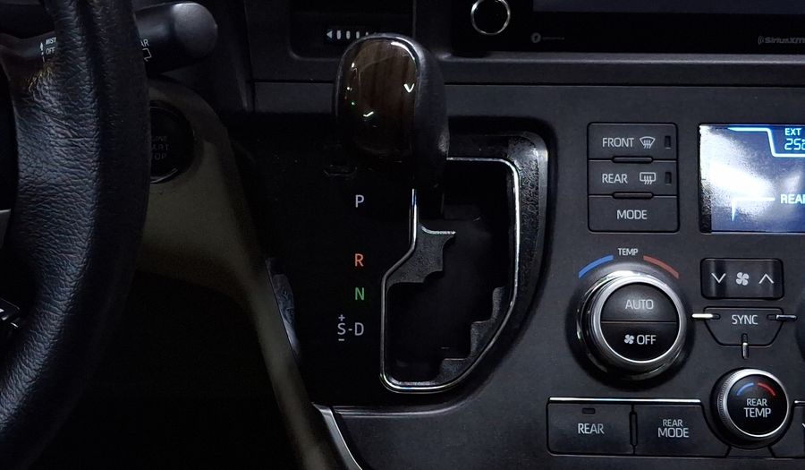 Toyota Sienna 3.5 XLE PIEL AUTO Minivan 2020