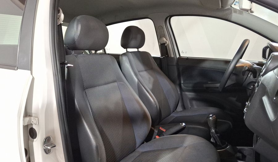 Volkswagen Gol 1.6 GL 4 PUERTAS MT Sedan 2016