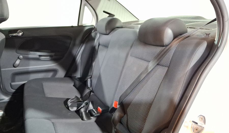 Volkswagen Gol 1.6 GL 4 PUERTAS MT Sedan 2016