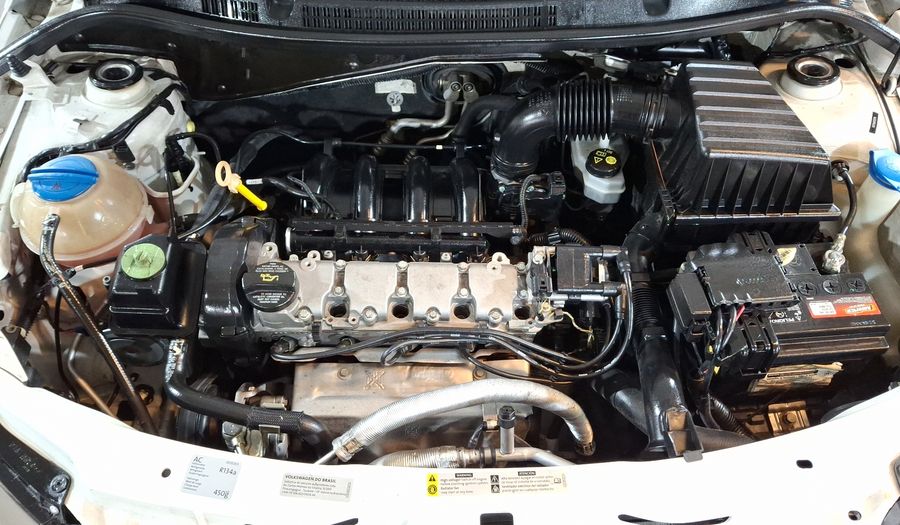 Volkswagen Gol 1.6 GL 4 PUERTAS MT Sedan 2016