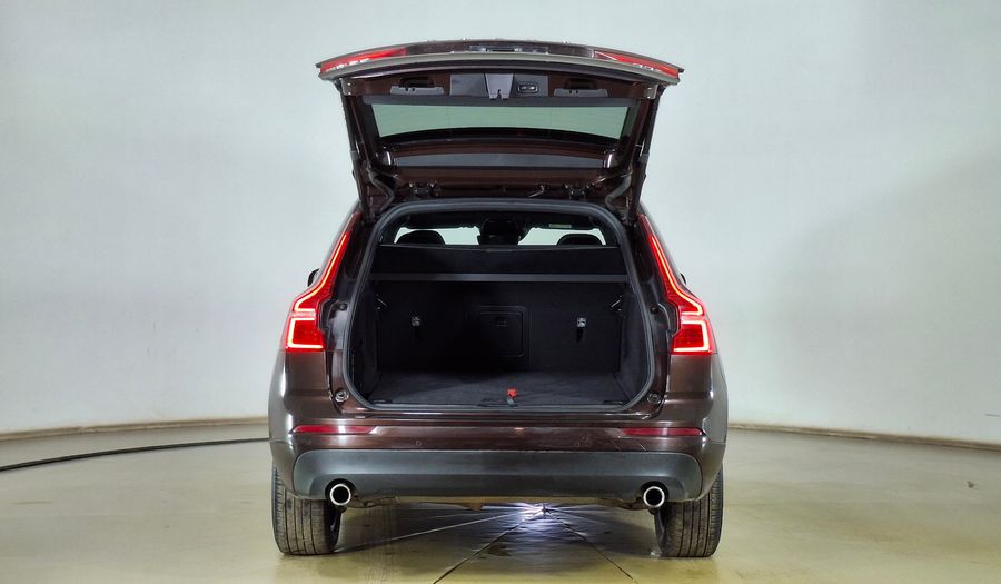 Volvo Xc60 2.0 D5 MOMENTUM AUTO 4WD Suv 2018