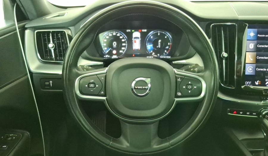 Volvo Xc60 2.0 D5 MOMENTUM AUTO 4WD Suv 2018