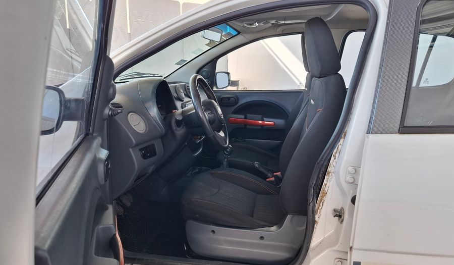 Fiat Uno 1.4 8V SPORTING 5P Hatchback 2012