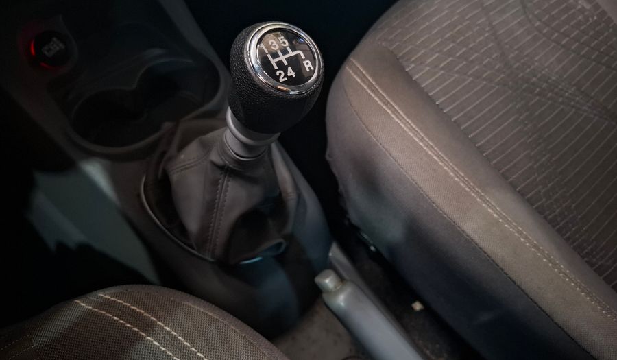 Fiat Palio 1.4 ATTRACTIVE Hatchback 2015