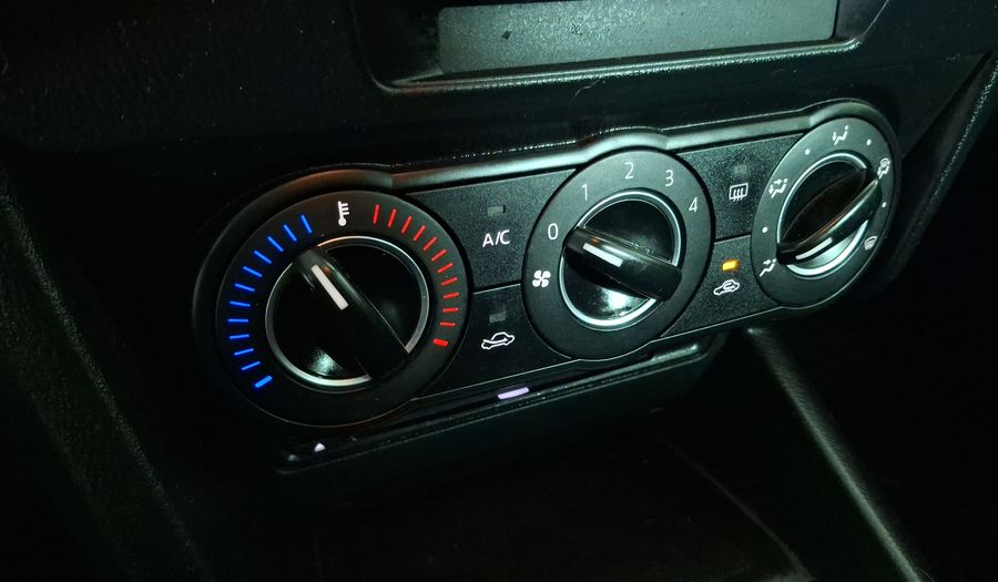Mazda 3 2.0 SKYACTIV-G V Hatchback 2015