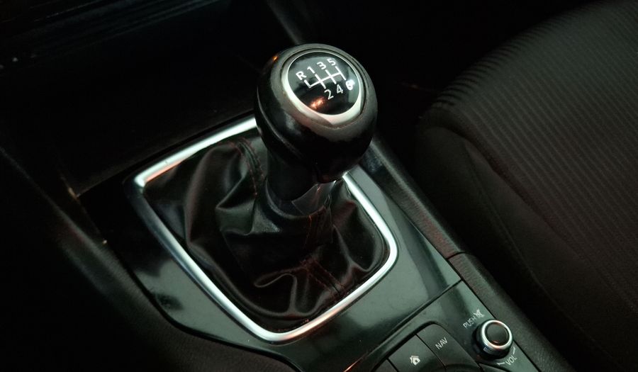 Mazda 3 2.0 SKYACTIV-G V Hatchback 2015