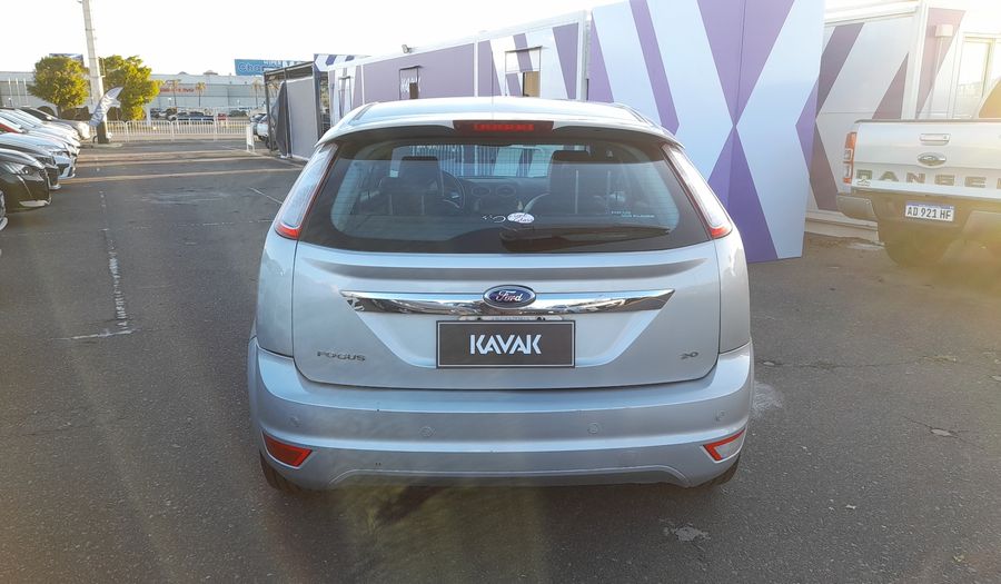 Ford Focus Ii 2.0 GHIA Hatchback 2011