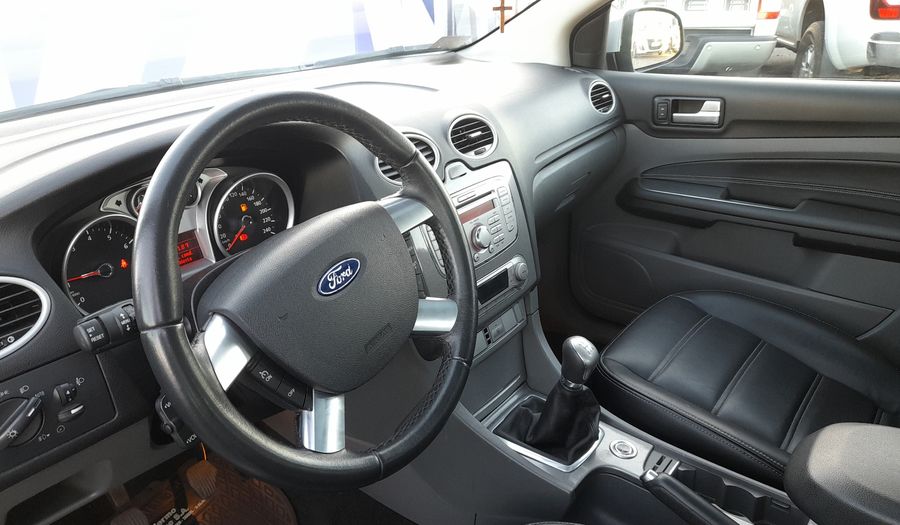 Ford Focus Ii 2.0 GHIA Hatchback 2011