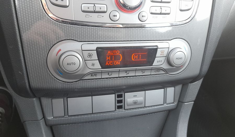 Ford Focus Ii 2.0 GHIA Hatchback 2011